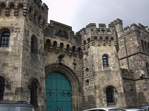 1280px-Old_Gate_-_HM_Prison_Leeds